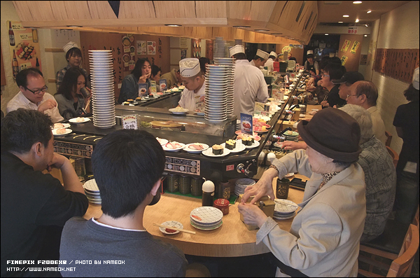 일본에서도 역시나 스시는 젊은이들 보단 장년층에게 인기있는 음식일까?